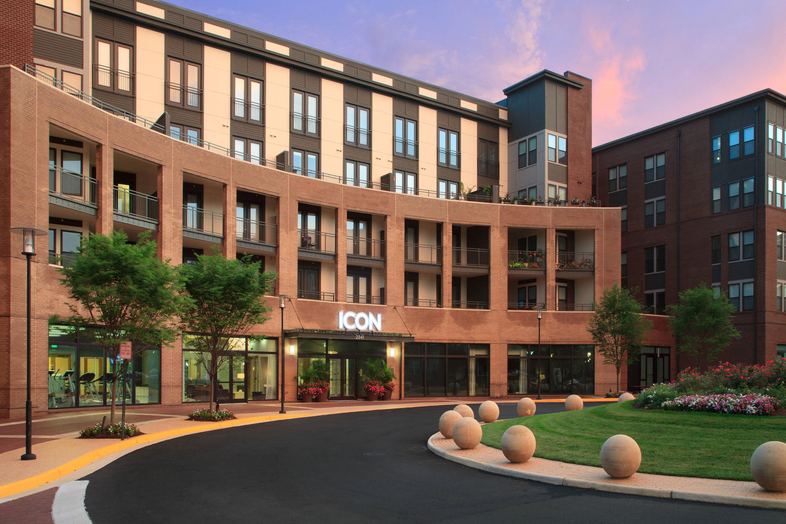 ICON at Dulles | Modern Herndon VA Apartments